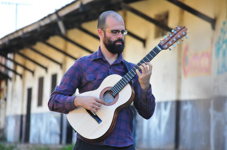O violeiro Bruno Sanches abre a programação da Mostra de Música Erudita em Franca (Foto: Reprodução)