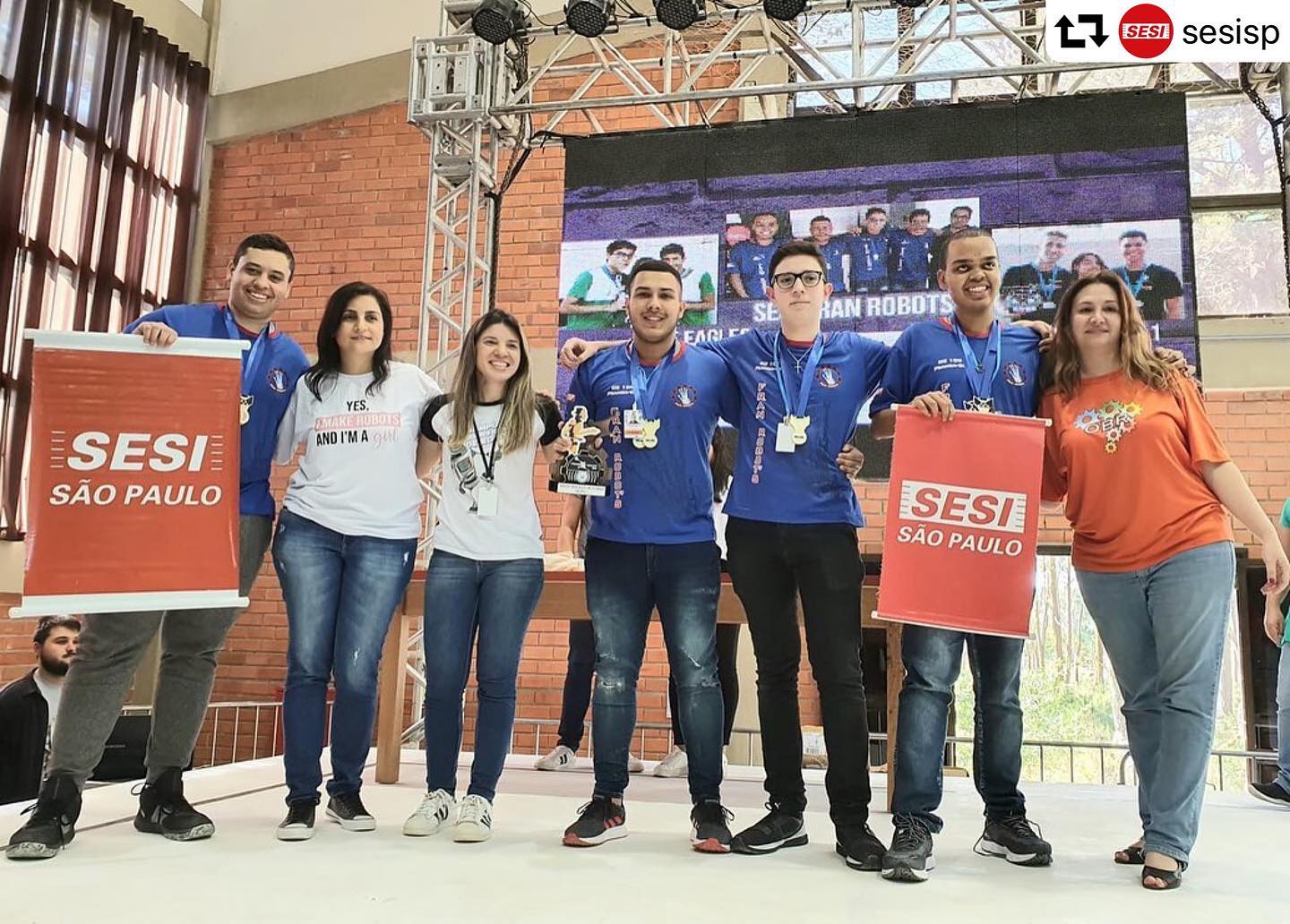 Equipe SESI Fran Robots comemora título de campeã nacional da Olimpíada Brasileira de Robótica 2019 (Foto: Reprodução)