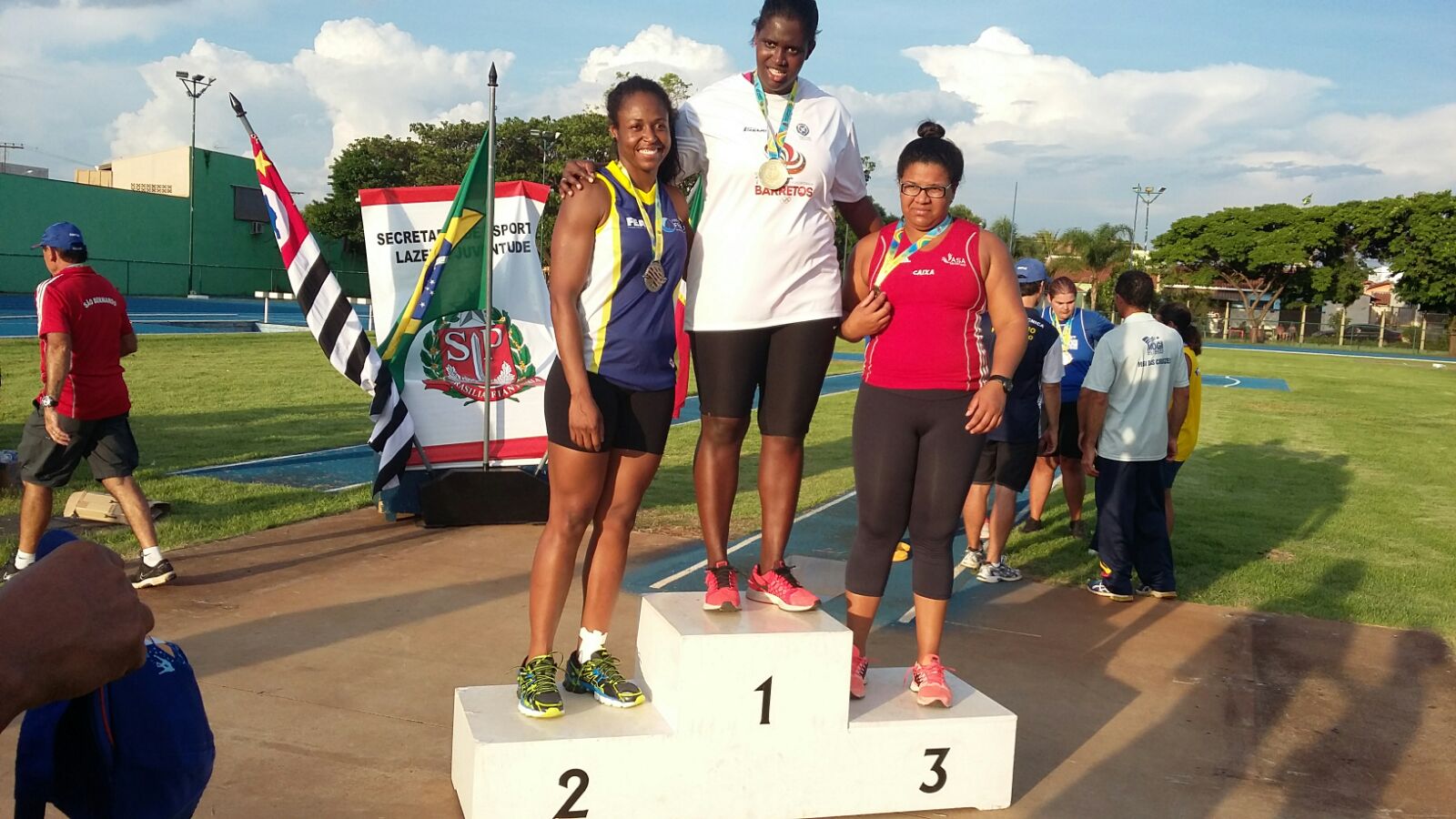Renata de Piracicaba é a campeã no arremesso de peso; a francana Cibelli levou o prata e Jéssica de São Bernardo do Campo, o bronze (Foto: Divulgação)