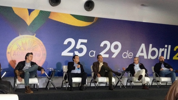 O francano Fábio Meirelles, com Maurício Biagi, na coletiva final da Agrishow