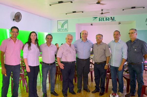 Secretário Arnaldo Jardim reuniu produtores de cana e de outras culturas em Guará (Foto SAA)