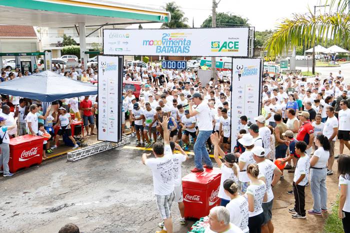 Participantes durante a largada na edição de 2015 (Foto: Arquivo ACE Batatais)