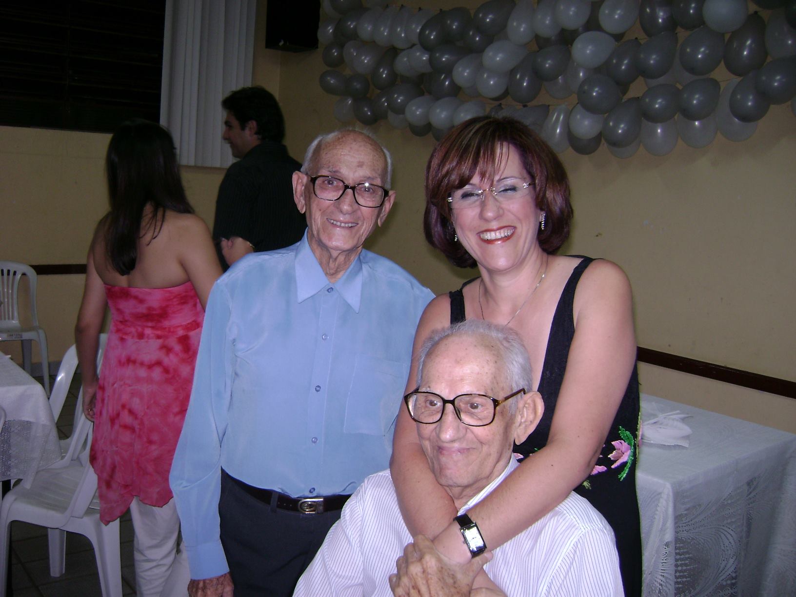 Guido Bettarello, sua sobrinha Stella e o irmão Bruno