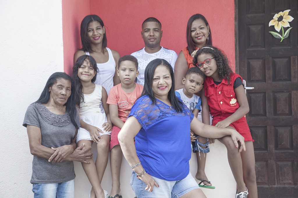 Neivai com sua família (Foto: Paulo Pampolin) 