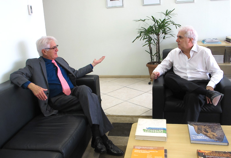 Deputado Roberto Engler e o subsecretário Edmur Mesquita (Foto: Divulgação)