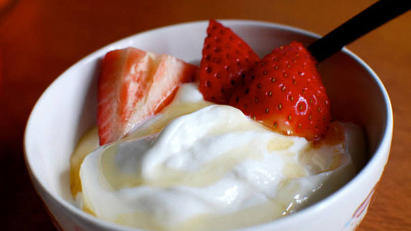 Iogurte com frutas é delicioso e muito saudável (Foto: Reprodução)