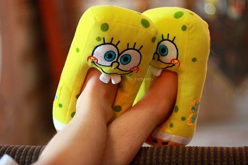 Pantufas ajudam a esquentar os pés (Foto: Reprodução)