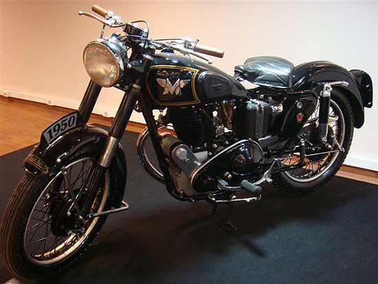 Motos clássicas podem ser vistas em exposição até o dia 11 de fevereiro (Foto: Reprodução)