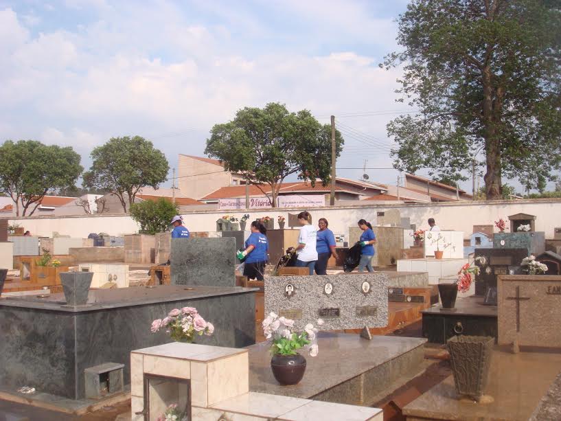 Cemitério de São Joaquim da Barra recebeu ação de limpeza e conservação (Foto: Reprodução)