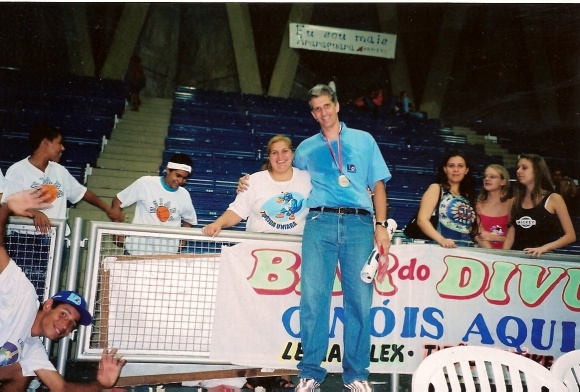 Tom Zé, em registro de um dos jogos do Araraquara, na época em que era técnico do time (Foto: Reprodução)