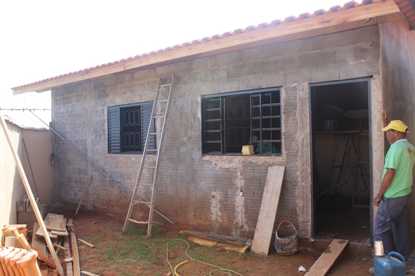 Unidade 18 do Programa Moradia Digna esta em construção por funcionários da própria Prefeitura de Rifaina (Foto Cláudio Masson)