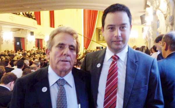 Prefeito Abrão e o vice Cidinho durante a posse no TCE (Foto Circuito Regional)