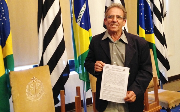 Prefeito de Rifaina, Abrão Bisco Filho, logo após a assinatura do convênio Fehidro (Foto HR Multimídia)