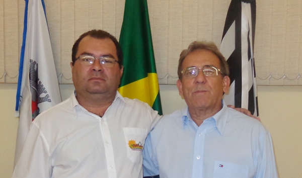 Secretário de Trabalho, George Afonso, com o prefeito de Rifaina, Abrão Bisco Filho (Foto HR Multimídia)