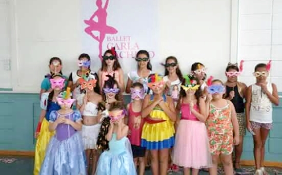Alunas fizeram concurso de máscaras de Carnaval (Foto Circuito Regional)