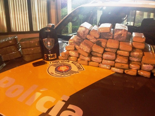 Drogas foram apreendidas em blitz da Polícia Rodoviária em Brodowski (Foto Polícia Rodoviária)