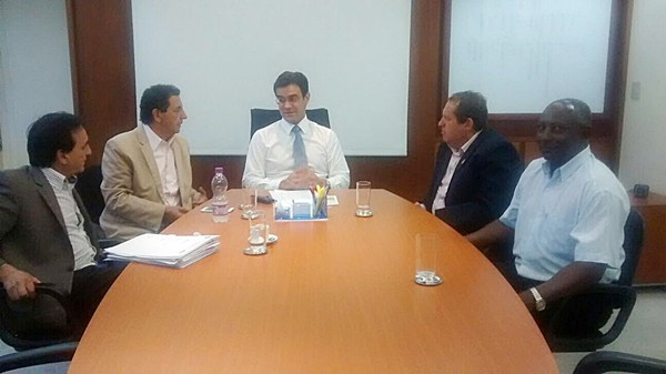 Prefeito Miguel e vereadores durante a audiência (Circuito Regional)