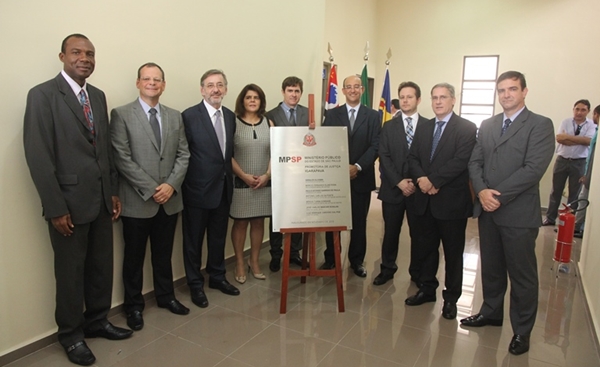 Procurador-Geral de Justiça, Márcio Fernando Elias Rosa ao lado de Promotores de toda a região (Foto HR Multimídia)
