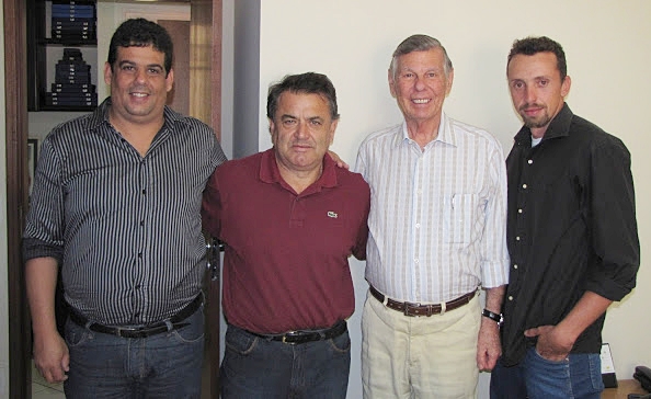 Vice-prefeito José César, Prefeito Tião, Deputado Gasparini e o vereador Júlio do Conselho (Foto HR Multimídia)
