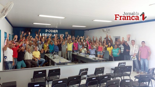 Seis partidos estão no grupo que discute estratégia