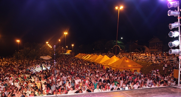 No Réveillon de 2014 a cidade recebeu mais de 12 mil pessoas no Calçadão da Praia (Foto HR Multimídia)