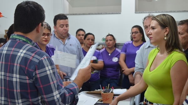 Apoiador do MS, Érico Vasconcelos conversa com profissionais da Saúde em Jeriquara (Foto HR Multimídia)
