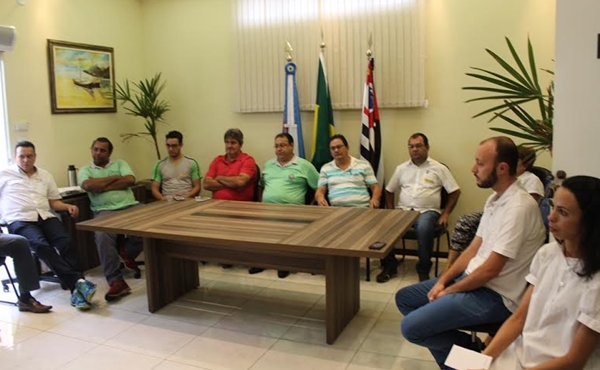 Secretários de Rifaina reunidos no Gabinete do Prefeito (Foto HR Multimídia)