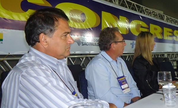 Prefeito Tião, ao lado de Abrão Bisco, de Rifaina (Foto Circuito Regional)
