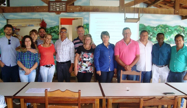 Participantes do encontro realizado no Pesque Pague Buriti, em Buritizal (Foto Divulgação)