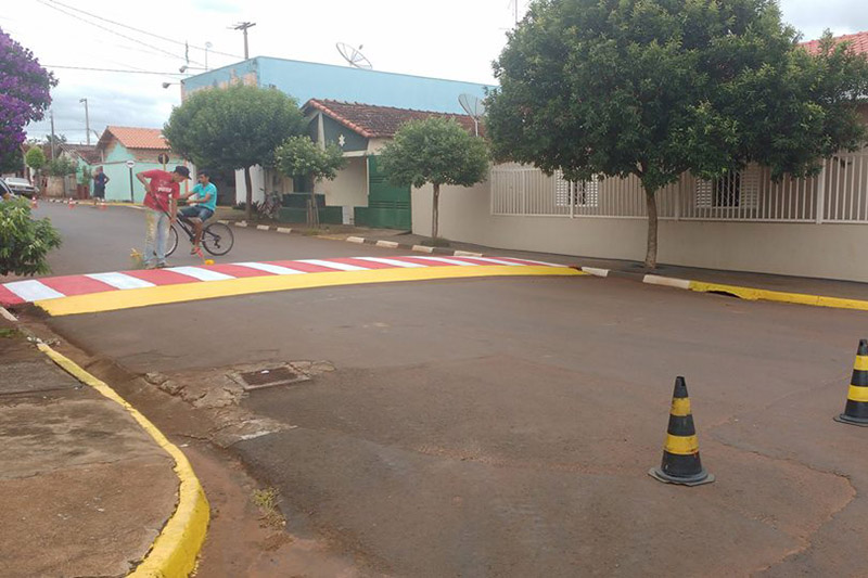 Sinalização de trânsito está sendo realizada na cidade (Foto Divulgação)