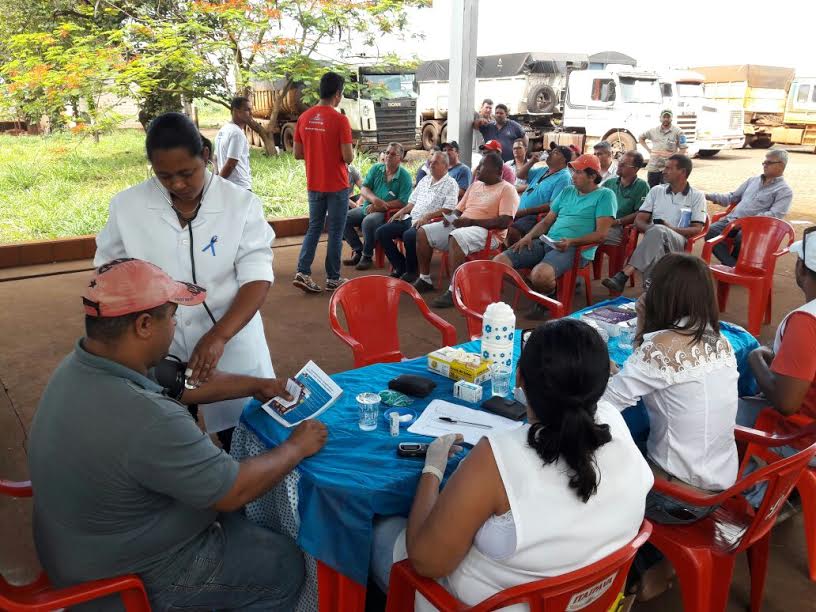 Cerca de 80 caminhoneiros foram atendidos pelo projeto (Foto: Visão Regional)