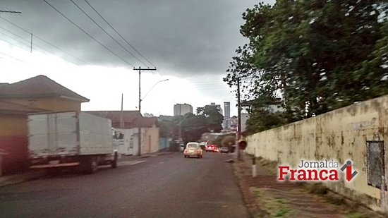 Franca, na manhã desta segunda-feira, com céu fechado