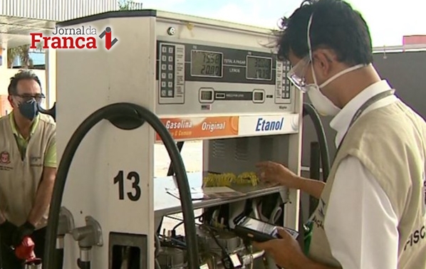 Fiscalização foi realizada em Franca, em março, lacrando três bombas fraudadas
