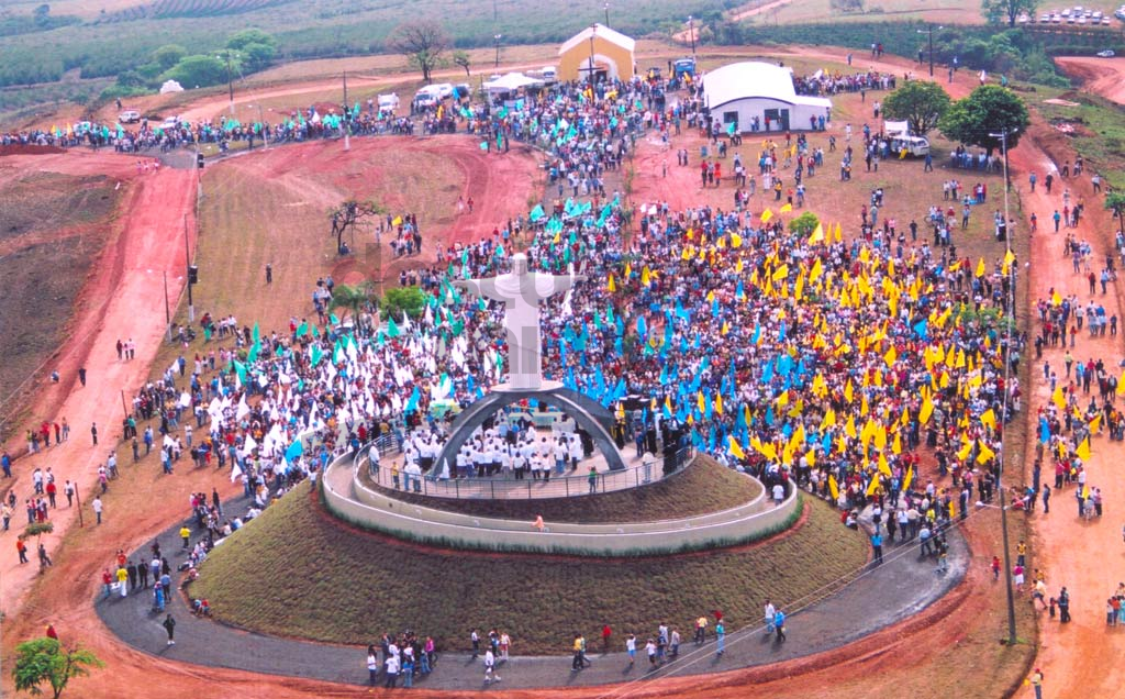 Morro do Baú em Paraíso, que abriga a imagem do Cristo Redentor, será o local do evento (Foto: Divulgação)