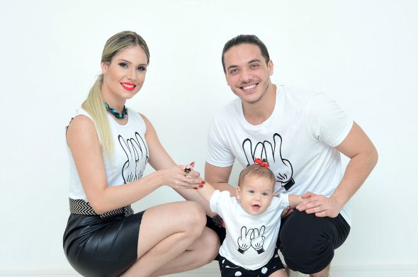 Um dos motivos para a mudança do músico com a família seria a rejeição de seu público à esposa Thyane (Foto: Reprodução)