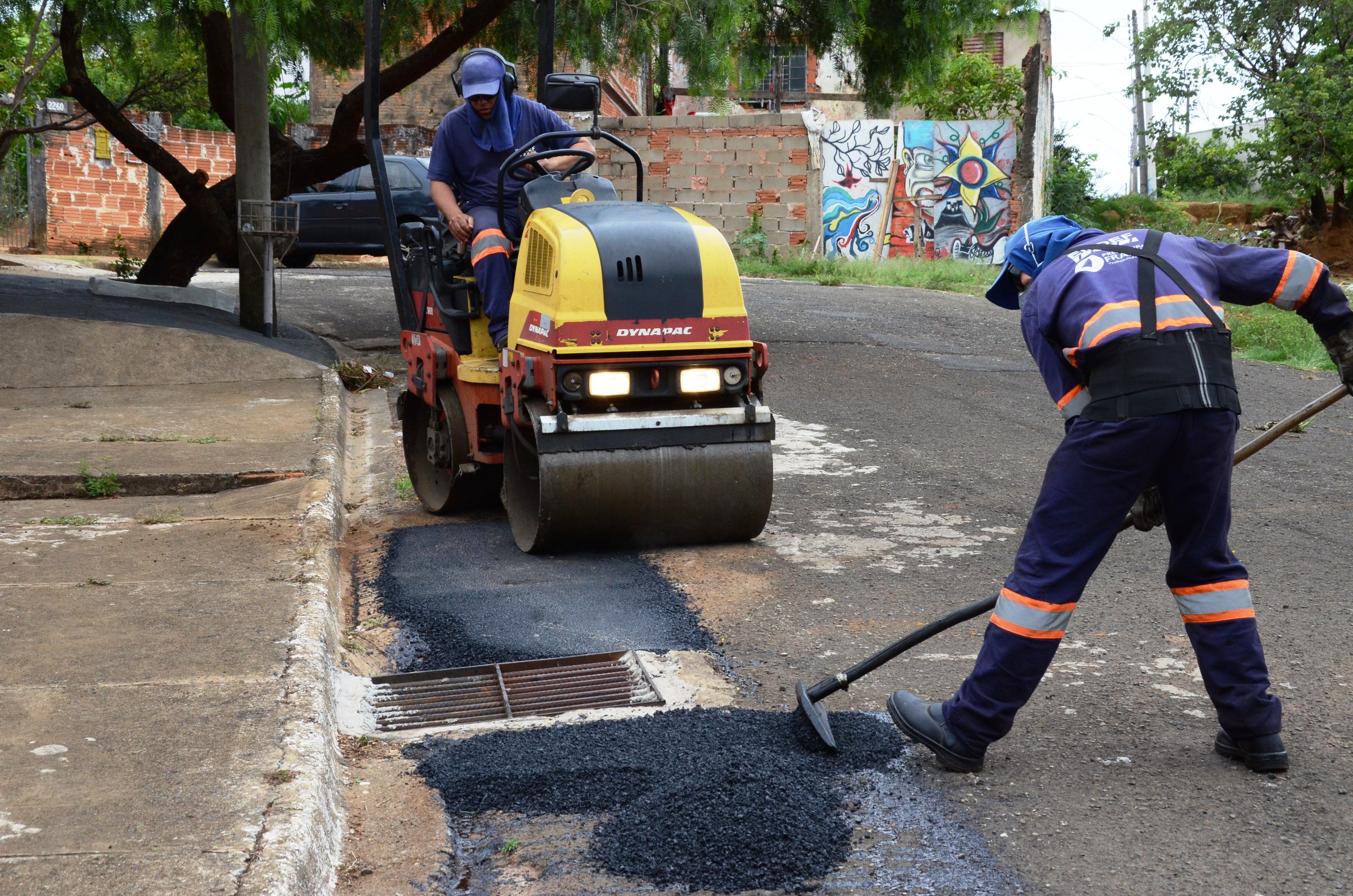 Serviços estão sendo realizados por toda a cidade, priorizando as áreas mais prejudicadas (Foto: Prefeitura de Franca)