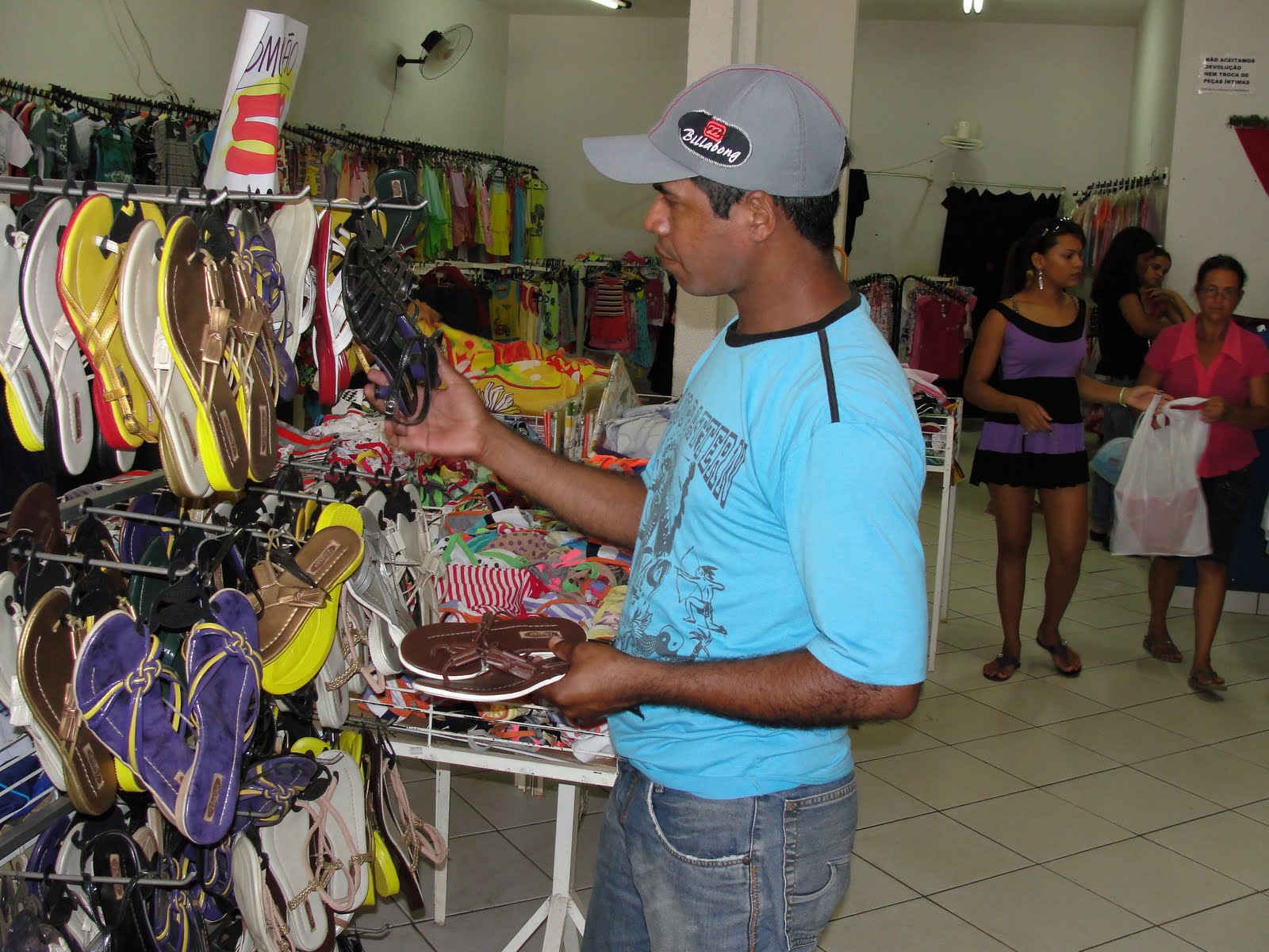 Presentes serão mais baratos no Natal deste ano, segundo pesquisa realizada; média gira entre R$ 50 e R$ 100 (Foto: Otávio Araújo)