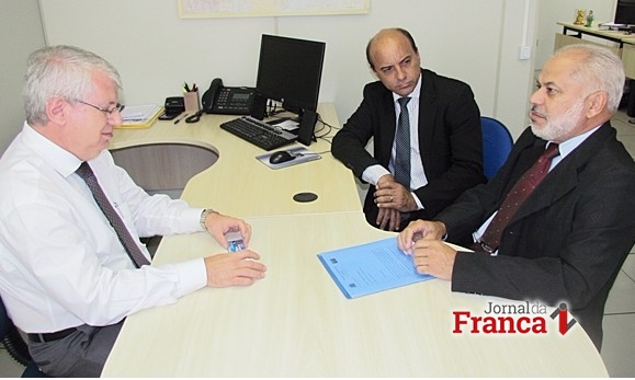 Vereador Vergara esteve reunido com Paulo Delgado, da CDHU