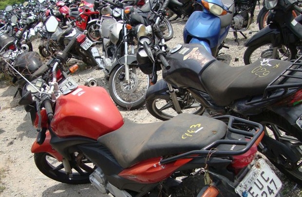 Entre os modelos, estão Honda CB 600F Hornet, Kawasaki Ninja 250R, Honda CBR 250R e Honda NX 400i Falcon (Foto Autoesporte)
