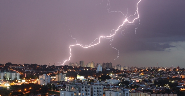 Franca é a 806ª em incidência de raios entre os 5.561 municípios brasileiros (Foto Reprodução)