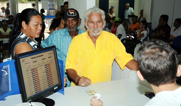 Calendário de pagamento do abono vai até o dia 7 de dezembro (Foto Rodrigo Clemente)