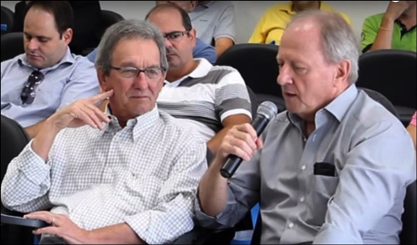 Heitor Klein (à direita), Presidente da Abicalçados, com José Carlos Brigagão, presidente do Sindifranca (Foto Abicalçados)