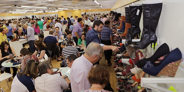 Paralelamente a exposição da Feira Zero Grau 2015, acontece uma programação de palestras com temas relevantes para os empresários (Foto Divulgação)