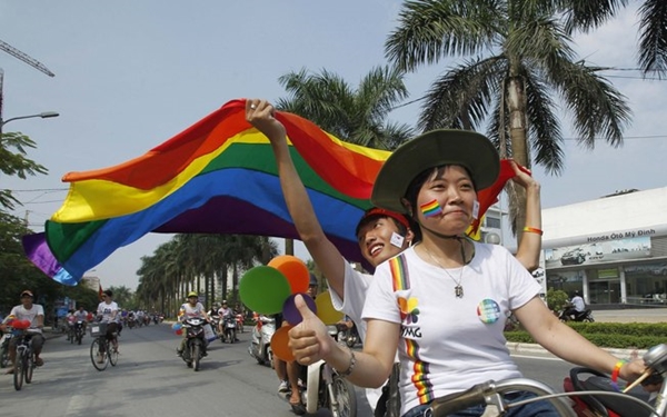 Vietnamitas em Hanoi, capital do Vietnã (Foto Reprodução)
