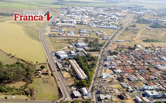 Vista aérea do Distrito Industrial Antônio Della Torre, de Franca