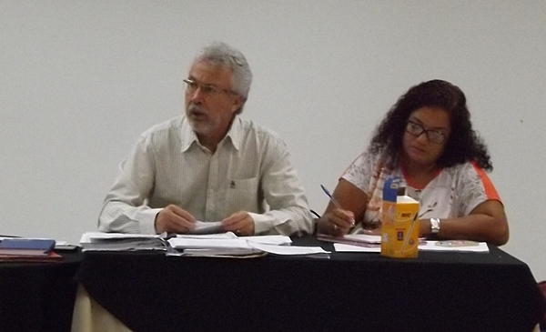 Presidente da Federação da Saúde, Edison Laércio de Oliveira e a Presidente do SINSAÚDE de Franca e Região, Elaine Amaral (Foto HR Comunicação Multimídia)