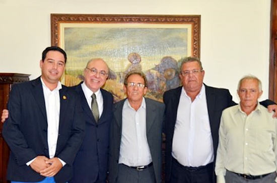 Secretário Arnaldo Jardim, durante audiência com prefeito e autoridades de Rifaina, quando foi convidado para a visita desta sexta-feira (Foto HR Multimídia)