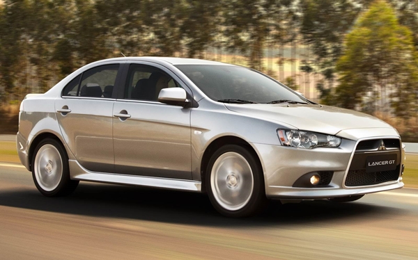 Um dos modelos Mitsubishi Lancer, que precisa passar por recall, segundo montadora   (Foto Divulgação)
