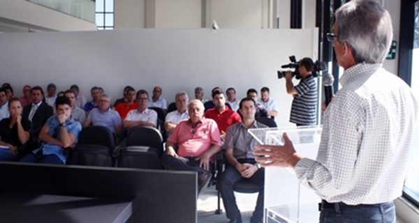 Presidente Brigagão em recente reunião com exportadores (Foto Sindifranca)