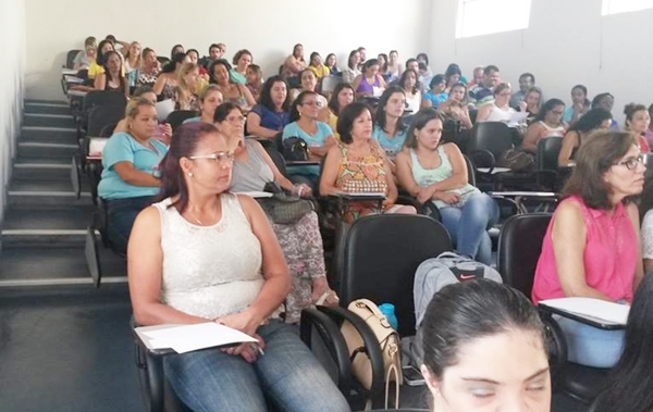 Educadores na Semana da Educação de Pedregulho (Foto Circuito Regional)